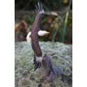 MO0399    FIGURINE  STATUETTE STATUE AIGLE QUI PLANE   RAPACE