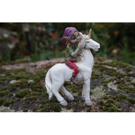 96163 QUATRE FIGURINE TROLL ELFE PIXIE AVEC LICORNE PIXIES FARFADET DERNIER