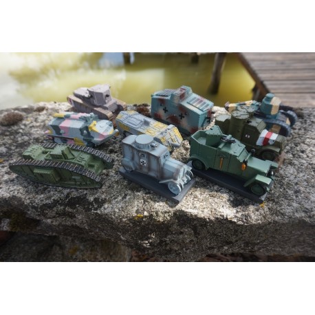 RE0354 A   9 FIGURINE TANCK  AUTOMITRAILLEUSE CHAR   1 ERE GUERRE 1914 1918 1917