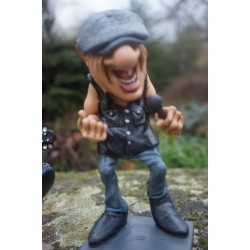 841.2383 B  2 FIGURINE  CARICATURE BRIAN JOHNSON ANGUS YOUNG   ACDC  MUSIQUE
