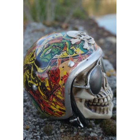 67109 TETE MORT  FIGURINE  CRANE   CASQUE  MOTO   HEROIC FANTASY  GOTHIQUE SKULL