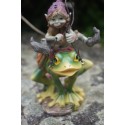 97121 D FIGURINE TROLL ELFE SUR  GRENOUILLE  ANIMAUX  PIXIE ELFE  PIXIES 