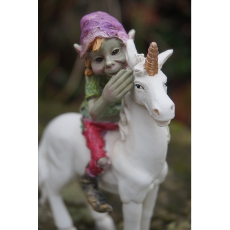 96163 B  FIGURINE TROLL ELFE PIXIE AVEC LICORNE PIXIES FARFADET