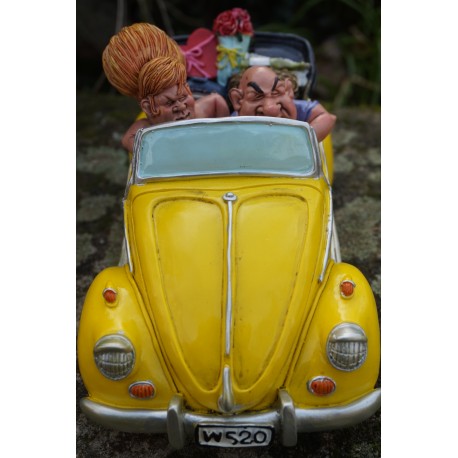 01460654   FIGURINE   MARIAGE COLLECTION  VOITURE COCCINELLE VW  MARIEE  24 CM