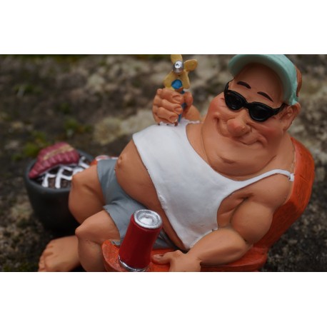 841.811  FIGURINE HUMOUR PLAGE  BIERE  CAMPING VACANCES BARBECUE CAMPEUR